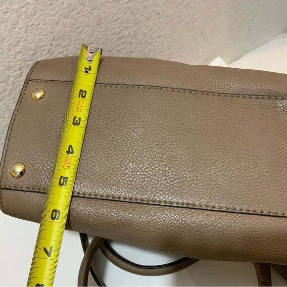 Authentic Michael Kors Hamilton Satchel Beautiful taupe "Dark Dune"color soft - Picture 12 of 16